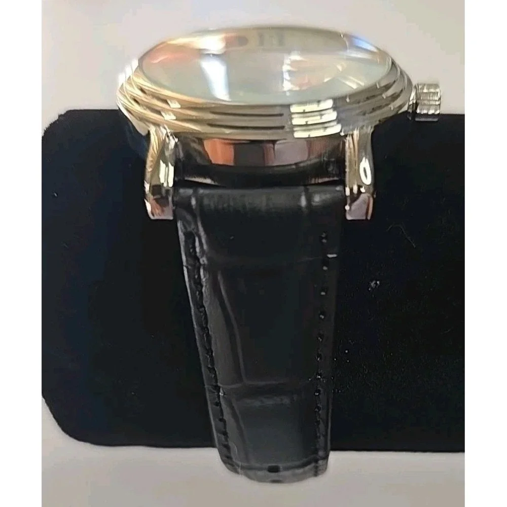 Vintage Disney Mickey Mouse Watch~ewatchfactory~Leather Band~Needs Battery
